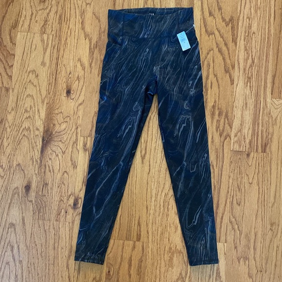 GapFit Teen Leggings Blackout B-Waist Marble True Black. Size 12. NEW WITH TAGS - Picture 6 of 16
